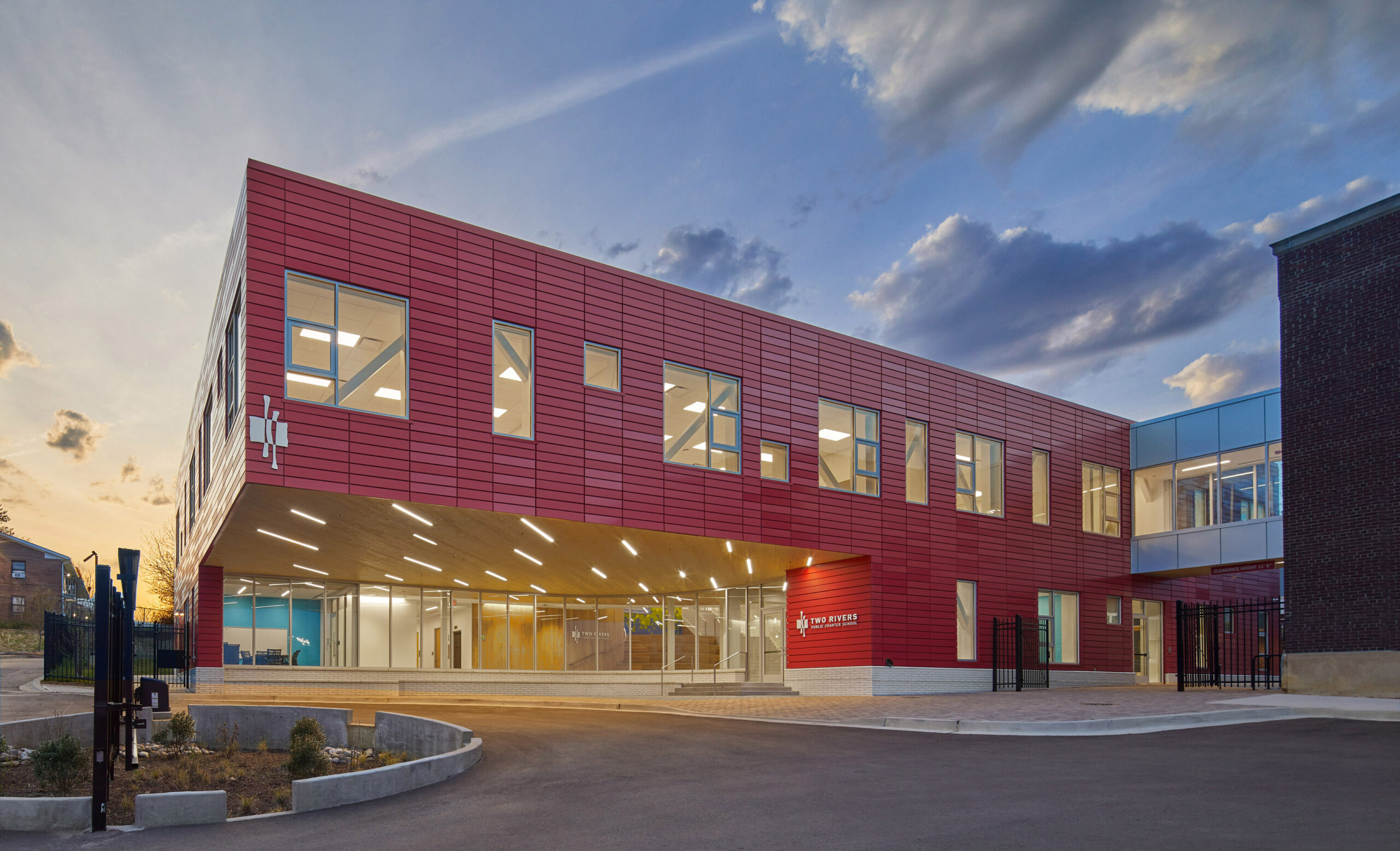 Two Rivers Middle School StudioTwentySevenArchitecture